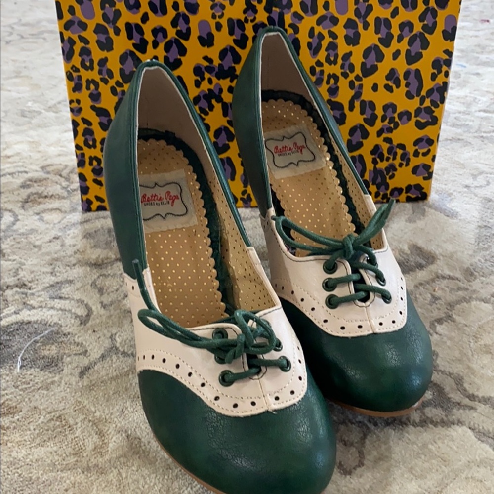 Bettie Page RETRO Vintage Heels